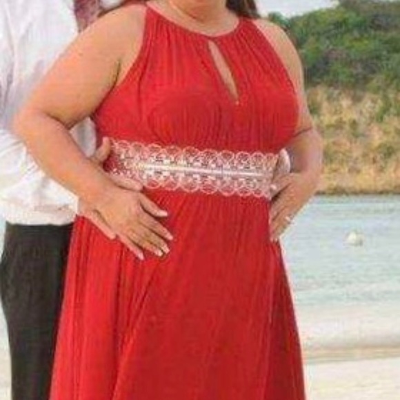 David's Bridal Red evening gowns - Picture 2 of 6